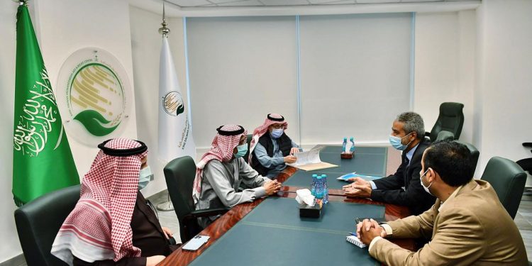 مناقشة إمكانية دعم مركز الملك سلمان لمراكز الغسيل الكلوي