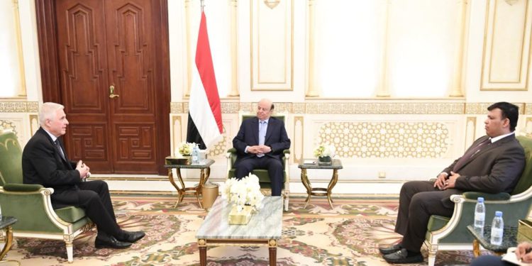 هادي يودع السفير الروسي لإنتهاء فترة عمله