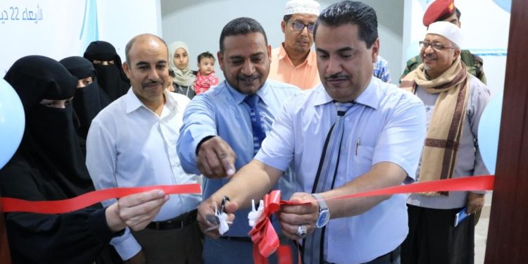 الوكيل السعيدي يفتتح وحدة طباعة المناهج (بريل) بسيئون