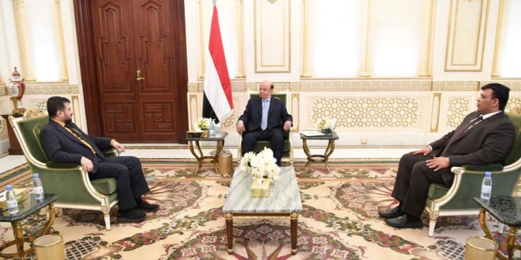 هادي  يكلف رئيس جهاز الرقابة والمحاسبة بمهام جديده لمكافحه الفساد