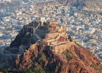 مقتل 21 عنصراً حوثياً بينهم قائد ميداني بغارات جوية غرب تعز