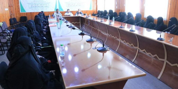 اختتام دورتين تدريبيتين بسيئون حول تأهيل الكوادر الأمنية النسائية