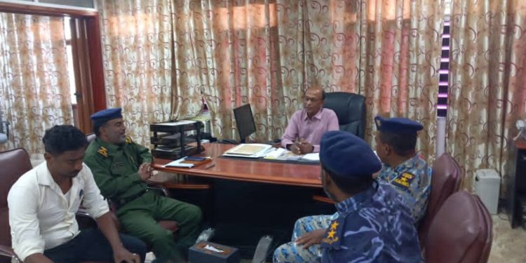 بن دويس يتفقد مؤسسة موانئ  البحر العربي بالمكلا