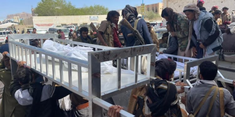 التحالف يعلن مقتل 100 حوثي في مارب والمعارك تشتد بشبوه