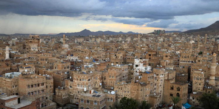 قيادات الحوثي يهجرون منازلهم في صنعاء