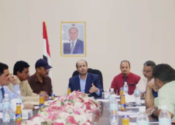 اجتماع يناقش تفعيل مكاتب الشؤون القانونية في المؤسسات الحكومية