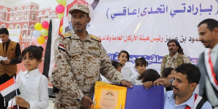 رئيس الأركان يؤكد اهتمام القيادة بأوضاع المعاقين من أبطال الجيش والمقاومة