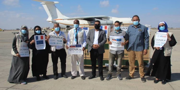 الصحة تتسلم كمية من لقاحي جونسون آند جونسون وسينوفاك ضد كورونا