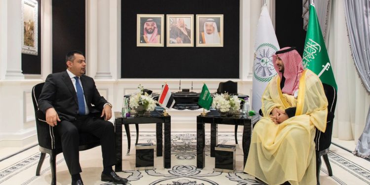 تفاصيل لقاء رئيس الوزراء مع نائب وزير الدفاع السعودي