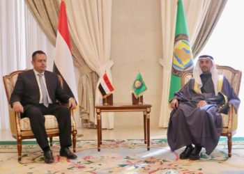 رئيس الوزراء يشيد بالدور الريادي لمجلس التعاون الخليجي في دعم اليمن وشعبها