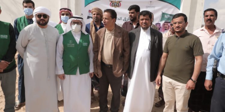 تدشين  مشروع إعادة تأهيل الطرق الداخلية لمدينة الغيضة بالمهرة