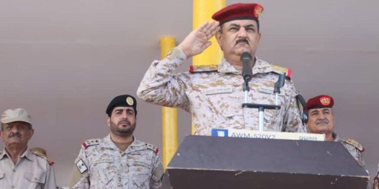 رئيس  الأركان  تفقد جبهات مران ورازح بصعدة  وزير الدفاع يشيد بالجاهزية واللياقة البدنية لطلاب الكلية الحربية في عدن