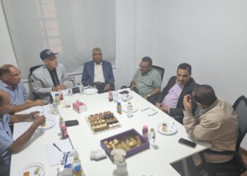 السقطري يناقش مع خبراء سدود  الجوانب الفنية لمشروع سد حسان