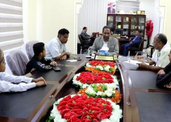 وكيل المهرة يطلع على استعدادات بعثة الشطرنج لبطولة العالم