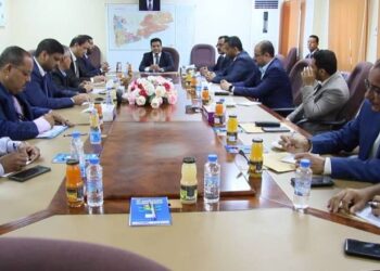 الشماسي  يناقش آليات تفعيل المؤسسة اليمنية العامة للنفط والغاز