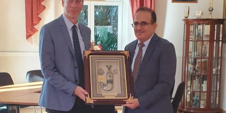 وزير الصحة يبحث مع جامعة اكون الالمانية تعزيز التعاون الثنائي