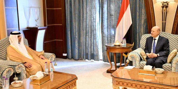 العليمي  يشيد بتدخلات الامارات الانمائيه في اليمن