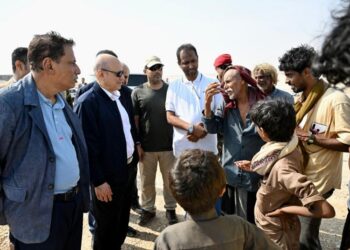 العليمي  يتفقد المناطق المنكوبه من “تيج” ويجتمع بلجنة الطوارىء