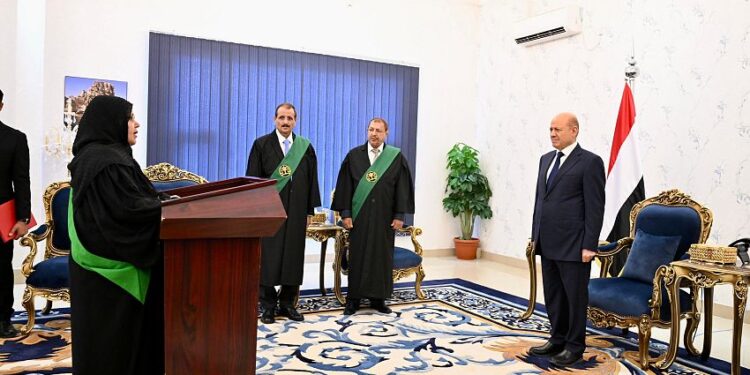 المرأة اليمنية تحقق مزيداً من المكاسب رغم تداعيات الحرب وقمع المليشيات