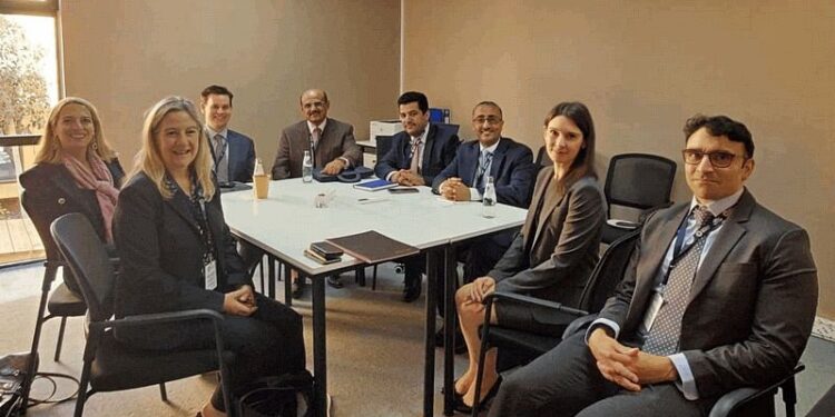 محافظ البنك المركزي يلتقي بعثة الفيدرالي الأمريكي