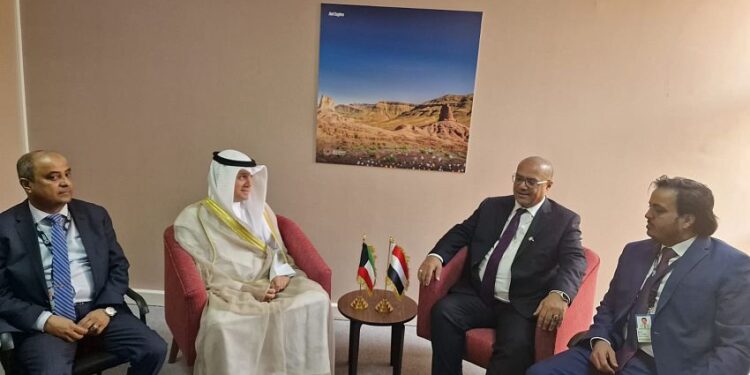 3 وزراء يبحثون مع وزير المالية الكويتي سير المشاريع التنمويه في اليمن