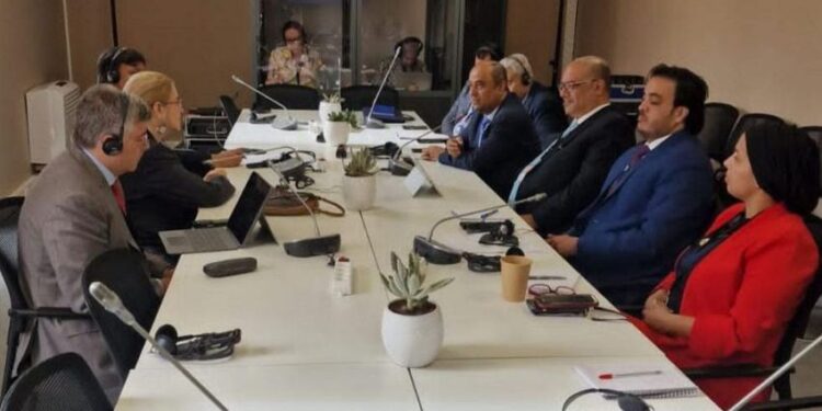 3 وزراء  يبحثون مع مؤسسة التمويل الدولية الاستثمار بمجالات الطاقة والاتصالات