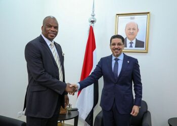 بن مبارك يلتقي سفيرا جنوب افريقيا وتركيا  لدى اليمن