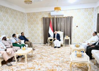 العليمي يشيد بمواقف لابناء حضرموت مع المنكوبين من الاعصار في المهرة