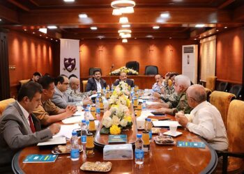 وزير النقل  يناقش أوضاع الموانئ بالمحافظات المحررة