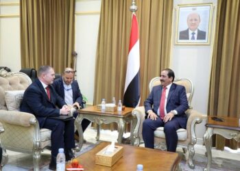 وزير الداخلية يبحث مع ملحقين  بالسفارة الامريكية التعاون بمكافحة الإرهاب