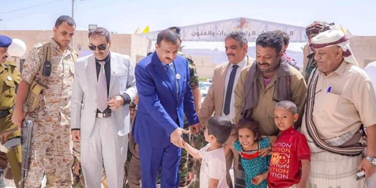 محافظ شبوة يدشن فعاليات المهرجان السنوي  للتراث والفنون