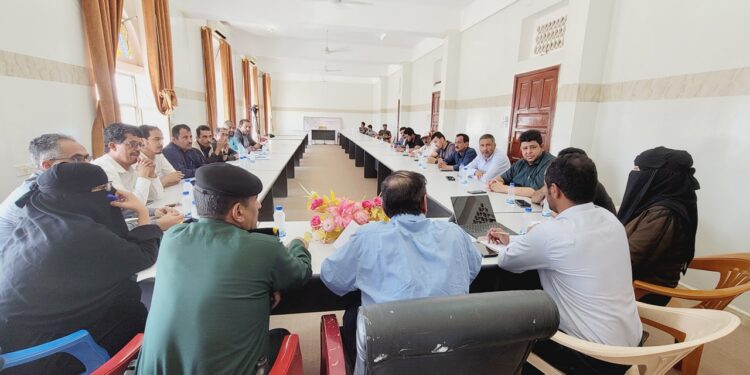 لجنة الطوارئ بشبوة تقر خطة عاجلة لمواجهة وباء الكوليرا وتدعو لمساندة جهودها.