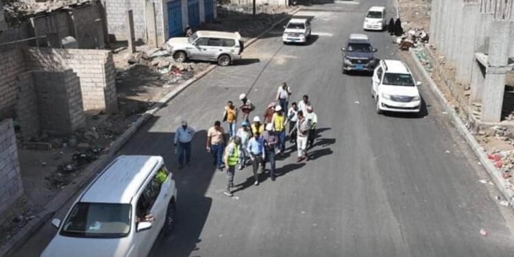 فريق  صندوق الطرق و اليونبس  يطلع على تأهيل عدد من الشوارع  الضالع