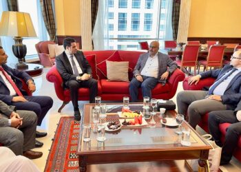 طارق صالح يلتقي إدارة كاك بنك