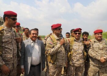 رئيس الأركان يزور المنطقة العسكرية الخامسة ويتفقد المقاتلين في جبهات  حجة