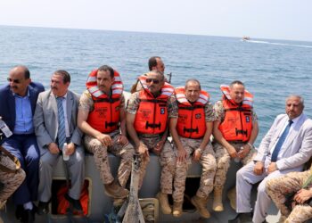 رئيس الأركان يتفقد التشكيل البحري في ميناء ميدي وجزر البحر الأحمر