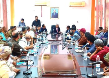 استعراض تقرير لجنة متابعة وتقييم الإيرادات المالية بمديريات يافع بلحج