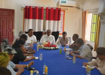 محلية المهرة وسقطري وحضرموت يتخذون جملة من الترتيبات تحسباً للإعصار “تيج”