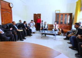 وكيل مأرب يرحب بالدور الانساني لمنظمة يابانية و يتفقد  مشروع التغذية المدرسية