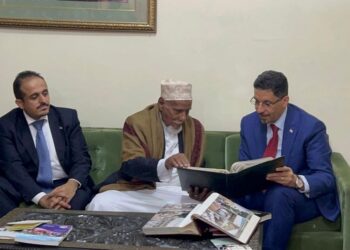 وزير الخارجية يزور القنصلية الفخرية ومحافظ مومباسا  بكينيا