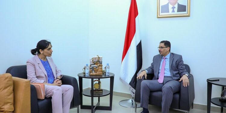 بن مبارك يبحث مع السفيرتين البريطانية والفرنسيه جهود احلال السلام