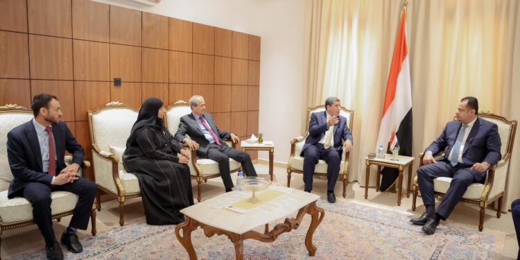 معين  يزور السفارة اليمنية ويستقبل رئيس جمعية قطر الخيرية