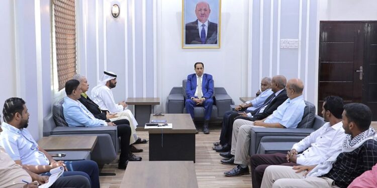 وزير الشباب يناقش  ترتيبات بطولة عدن العالمية للملاكمة