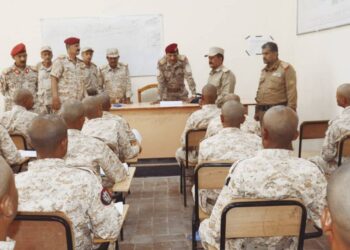 نائب رئيس الأركان يتفقد سير التعليم في الكلية العسكرية