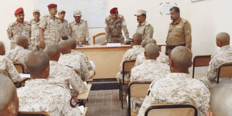 محور تعز يدشن مؤتمر القادة   نائب رئيس الأركان يتفقد سير التعليم في الكلية العسكرية