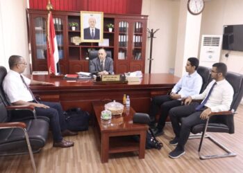 وزير الصناعة يناقش  دعم الشباب بمجال ريادة الأعمال