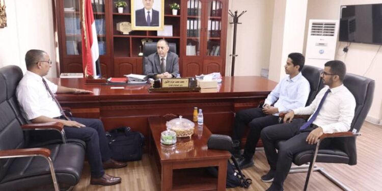 وزير الصناعة يناقش  دعم الشباب بمجال ريادة الأعمال