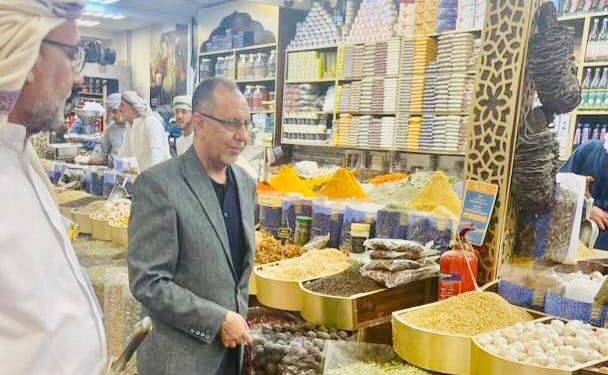 الاشول يطلع على الجناح اليمني في القرية العالمية في دبي