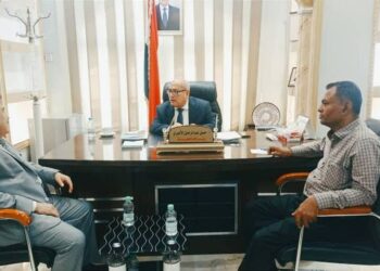 الاغبري يناقش أوضاع واحتياجات حجه  وتوزيع  12 ألف سلة غذائية في لحج