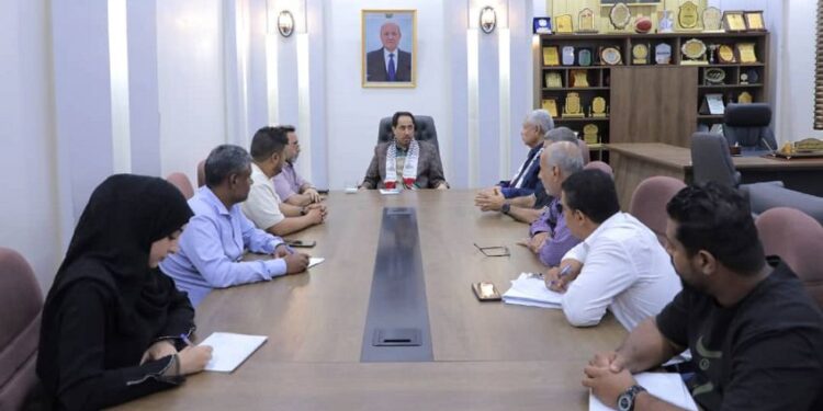 الباكري يطلع على أوضاع نادي التلال وعمل قطاعات الوزارة